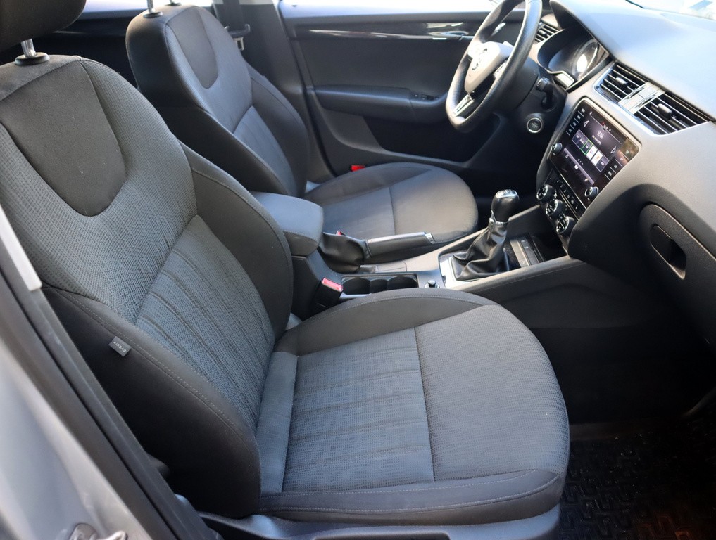 Skoda Octavia Style 1.6 TDI Navigácia, Tempomat, Park. senzory