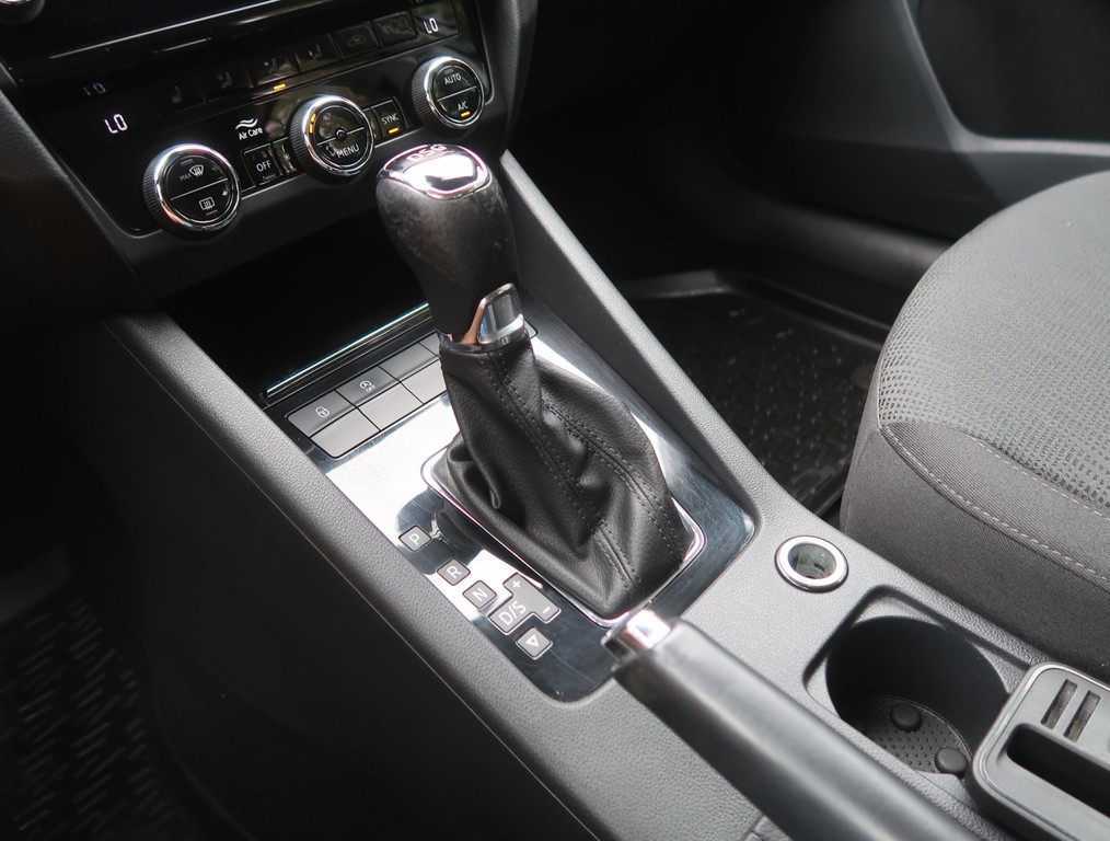 Skoda Octavia Style 1.6 TDI Automat, Serv.kniha, Navigácia