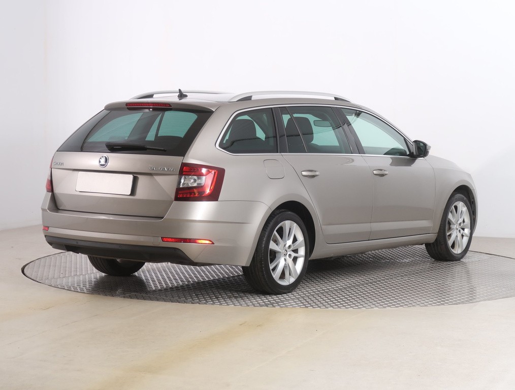 Skoda Octavia Style 1.6 TDI Automat, Serv.kniha, Navigácia
