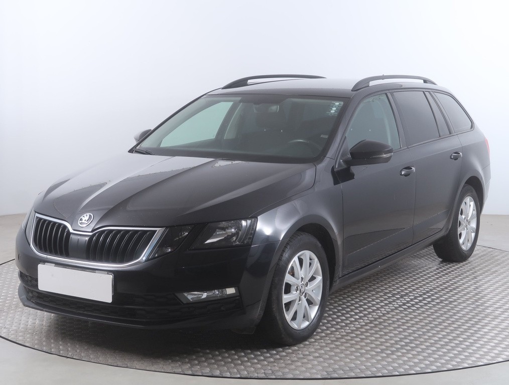 Skoda Octavia Active 2.0 TDI Automat, Navigácia, Tempomat