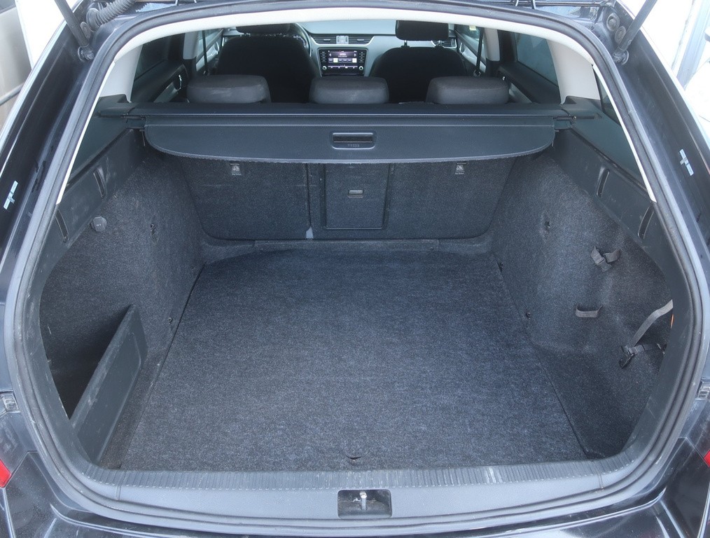Skoda Octavia Active 2.0 TDI Automat, Navigácia, Tempomat