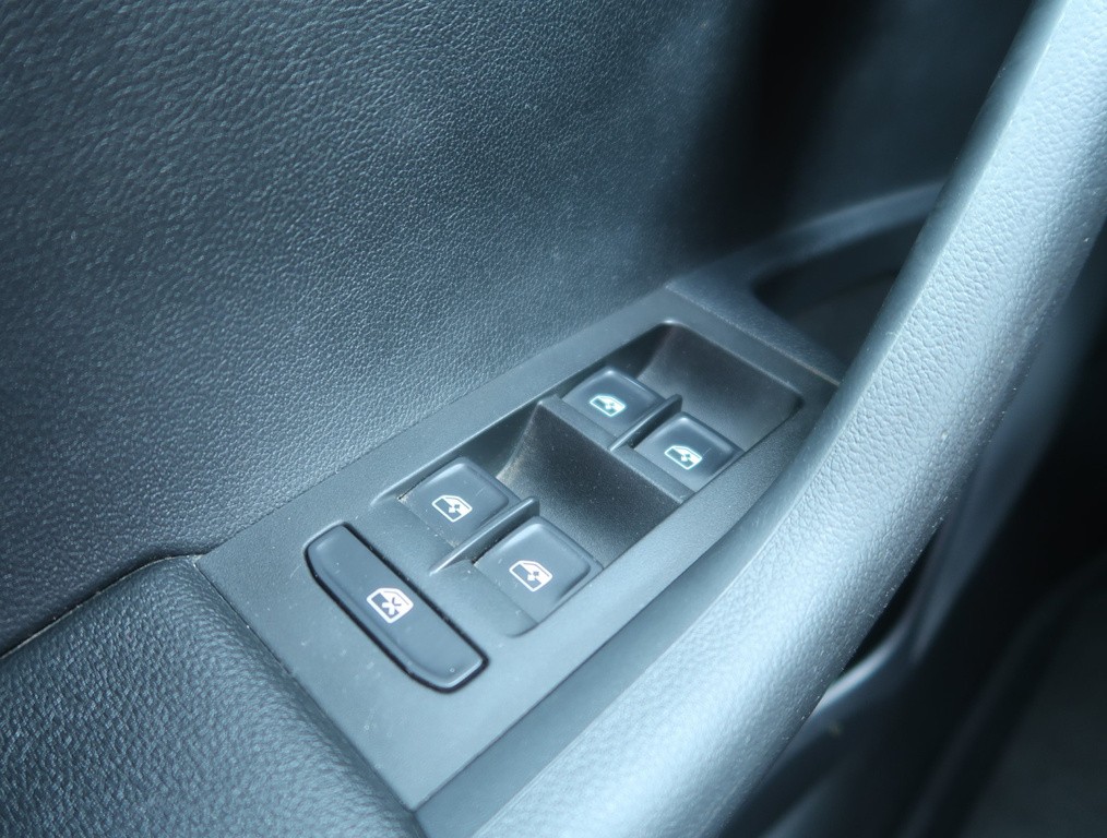 Skoda Octavia Active 2.0 TDI Automat, Navigácia, Tempomat