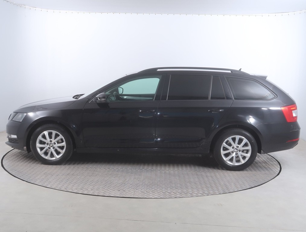 Skoda Octavia Active 2.0 TDI Automat, Navigácia, Tempomat