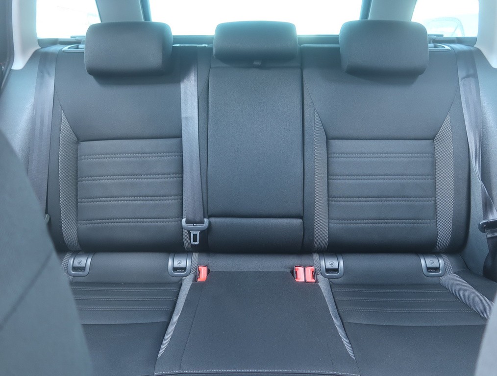 Skoda Octavia Active 2.0 TDI Automat, Navigácia, Tempomat