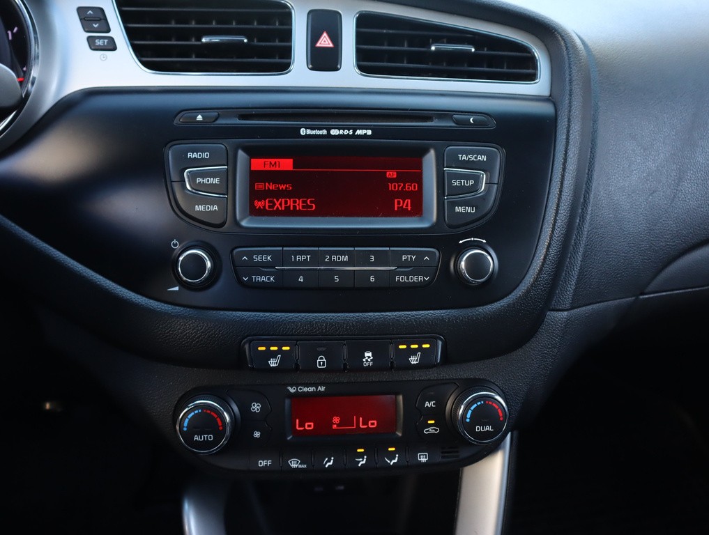 Kia Ceed 1.6 GDI Serv.kniha, Tempomat, Park. senzory