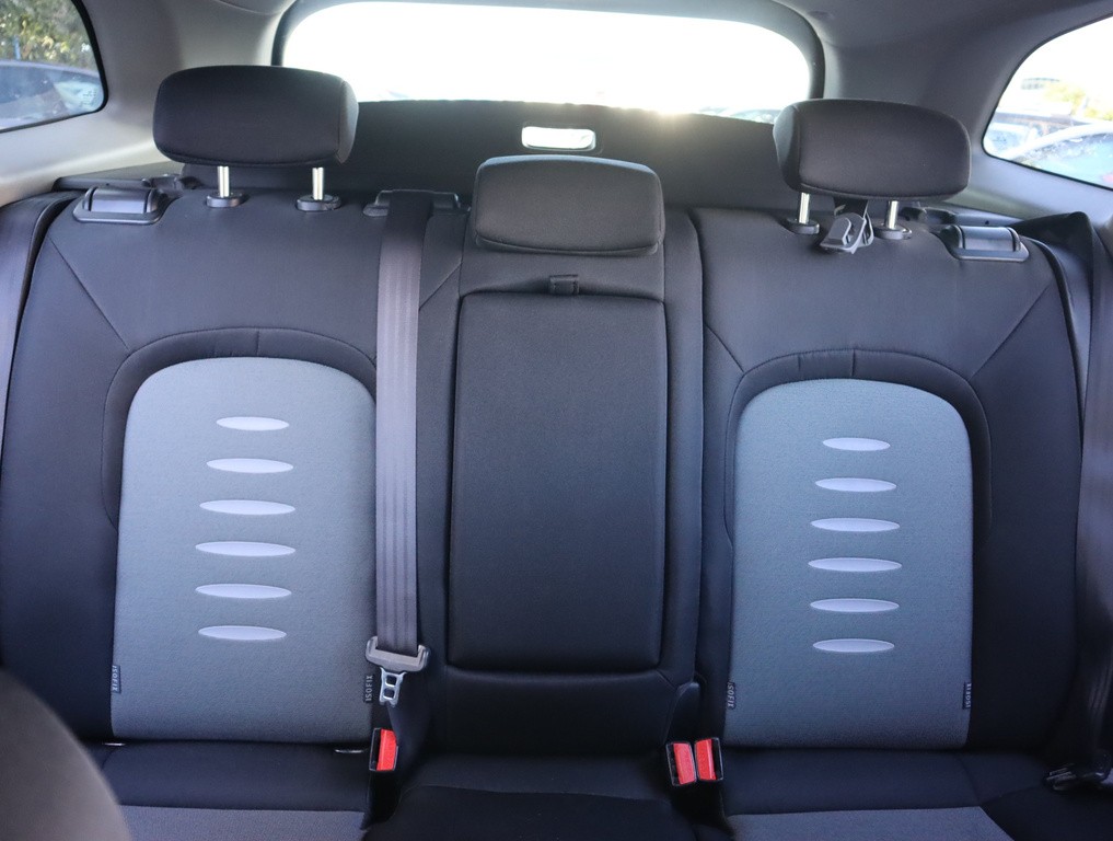 Kia Ceed 1.6 GDI Serv.kniha, Tempomat, Park. senzory