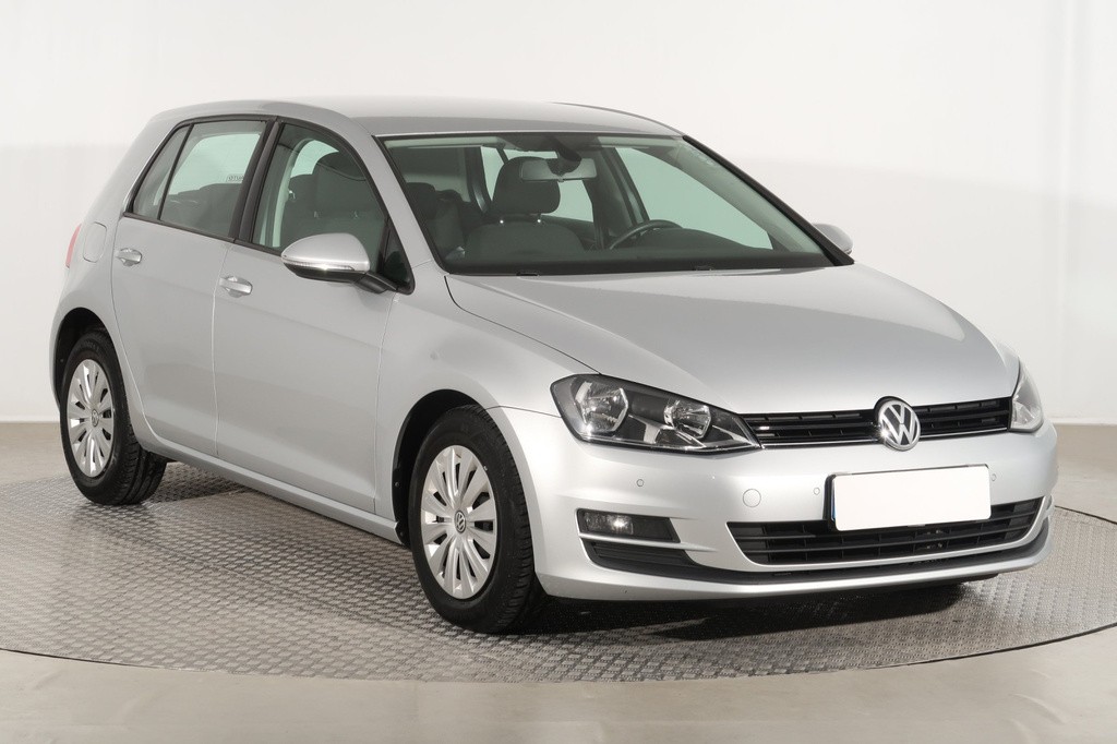 VW Golf 1.6 TDI Serv.kniha, Tempomat, Park. senzory