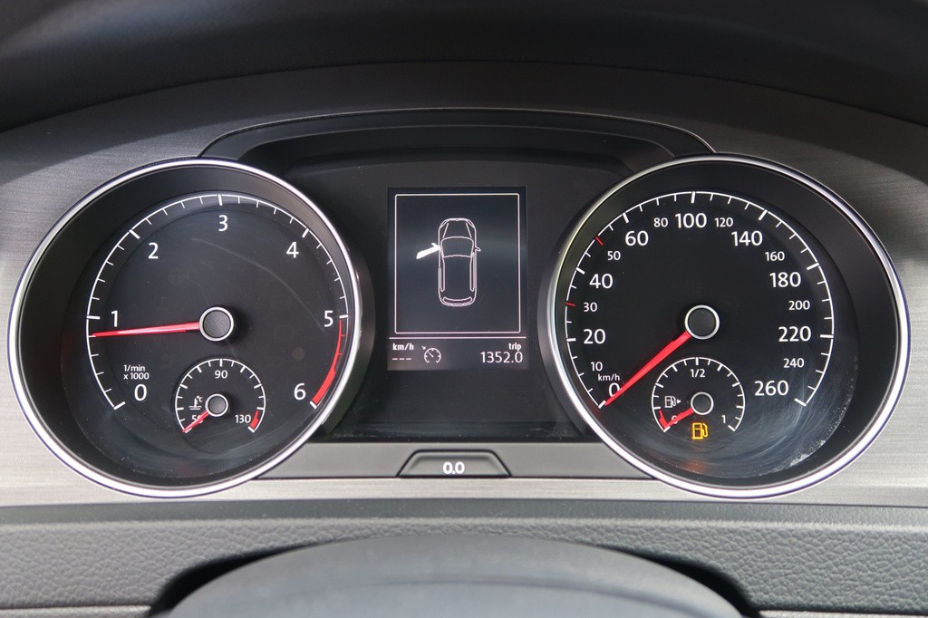 VW Golf 1.6 TDI Serv.kniha, Tempomat, Park. senzory