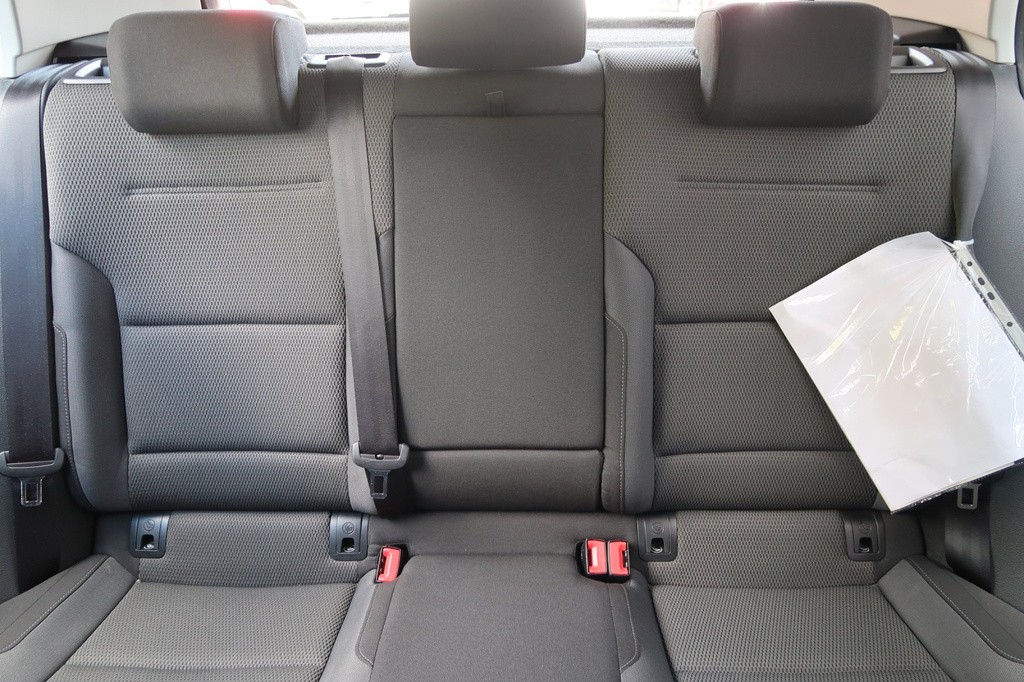 VW Golf 1.6 TDI Serv.kniha, Tempomat, Park. senzory