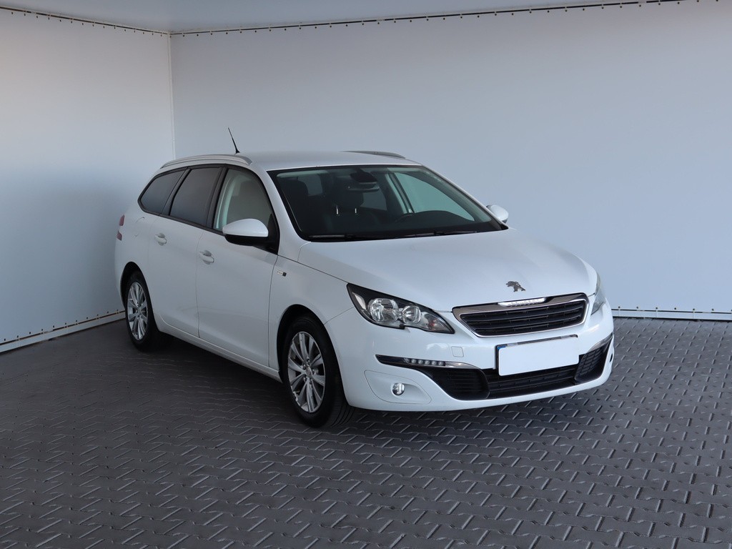 Peugeot 308 1.6 BlueHDi Navigácia, Tempomat, Park. senzory