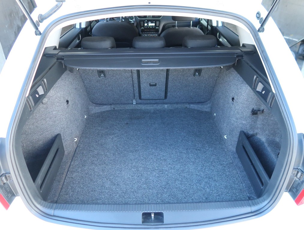 Skoda Octavia Style 2.0 TDI Automat, Navigácia, Xenóny, Bi-Xenóny