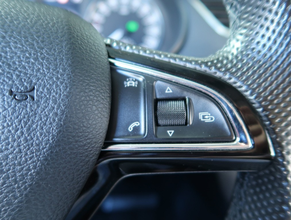Skoda Octavia Style 2.0 TDI Automat, Navigácia, Xenóny, Bi-Xenóny