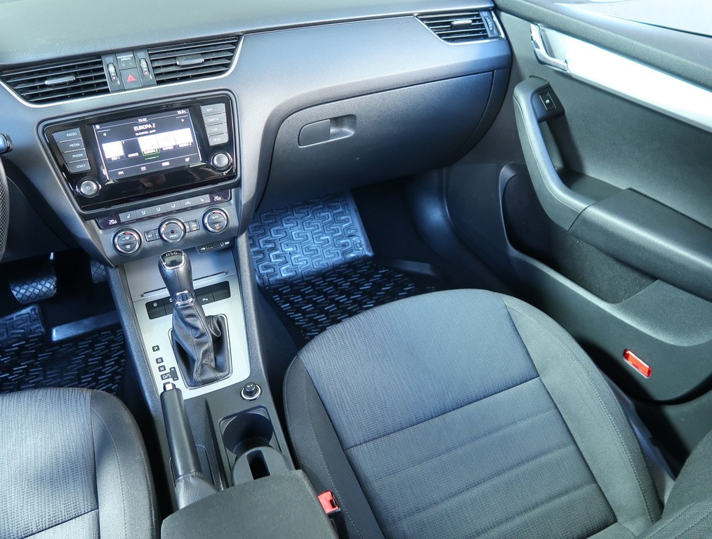 Skoda Octavia Style 2.0 TDI Automat, Navigácia, Xenóny, Bi-Xenóny