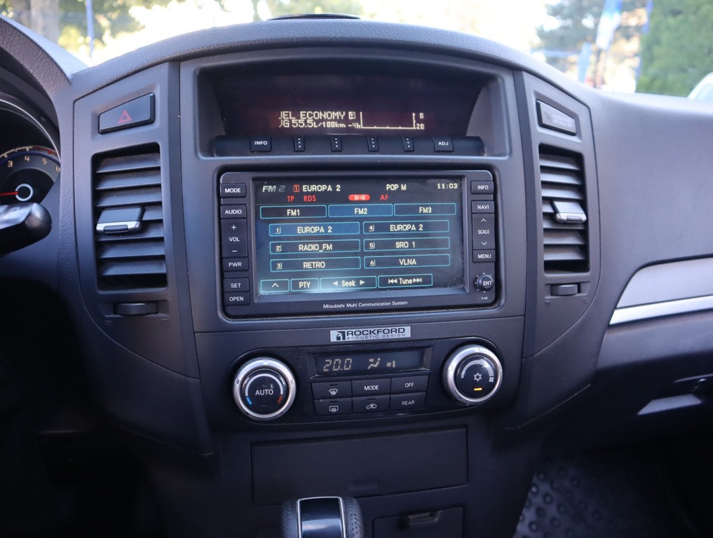 Mitsubishi Pajero 3.2 DI-D Automat, 7 Miest, Koža, Navigácia