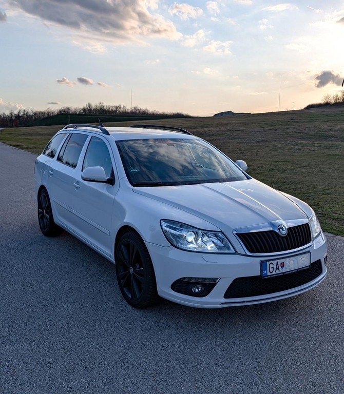 Škoda Octavia Combi 2.0 TFSI RS
