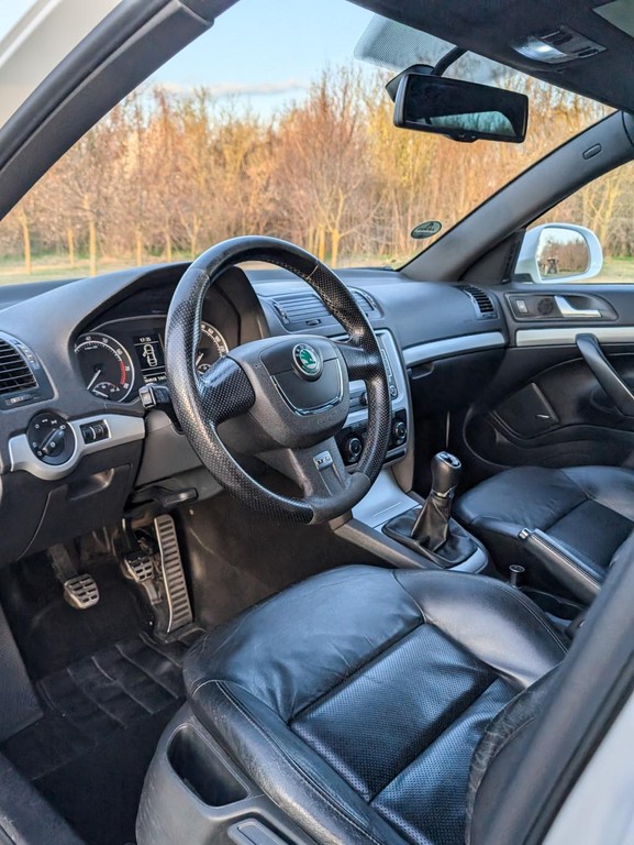 Škoda Octavia Combi 2.0 TFSI RS