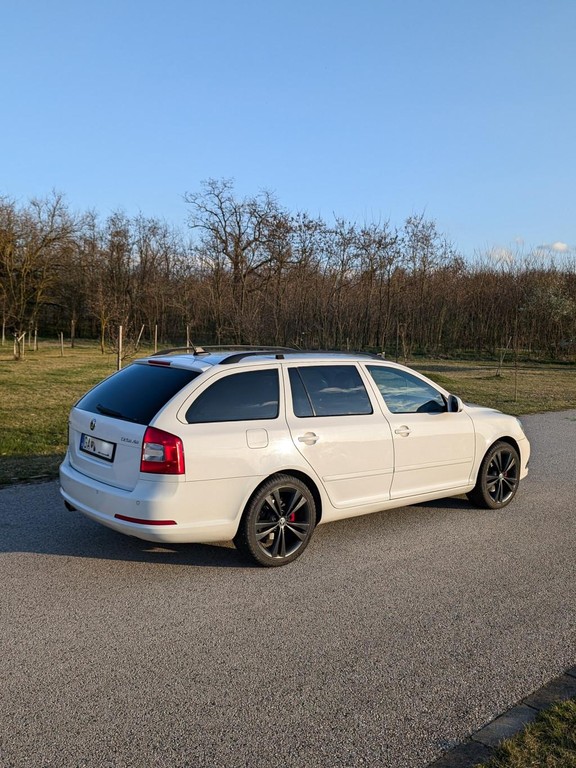 Škoda Octavia Combi 2.0 TFSI RS
