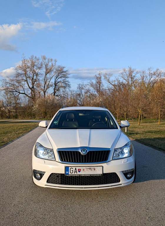 Škoda Octavia Combi 2.0 TFSI RS