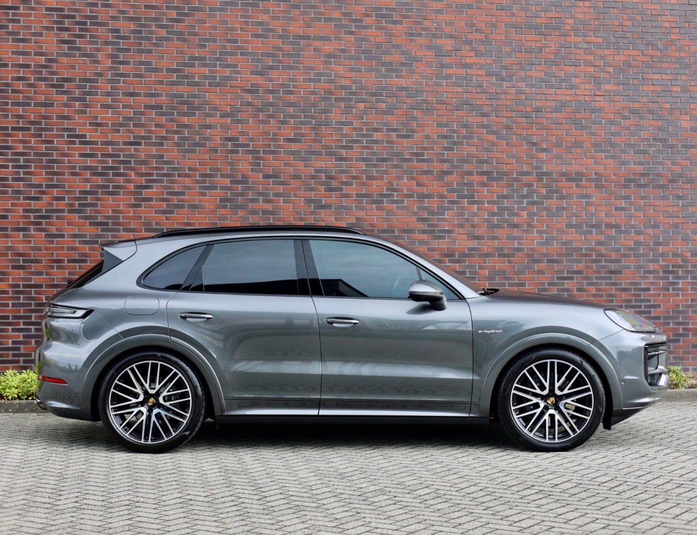 Porsche Cayenne 3.0 V6 eHybrid 346KW SPORT Paket - Pasažier Dispay - Panormáma - Ťazné