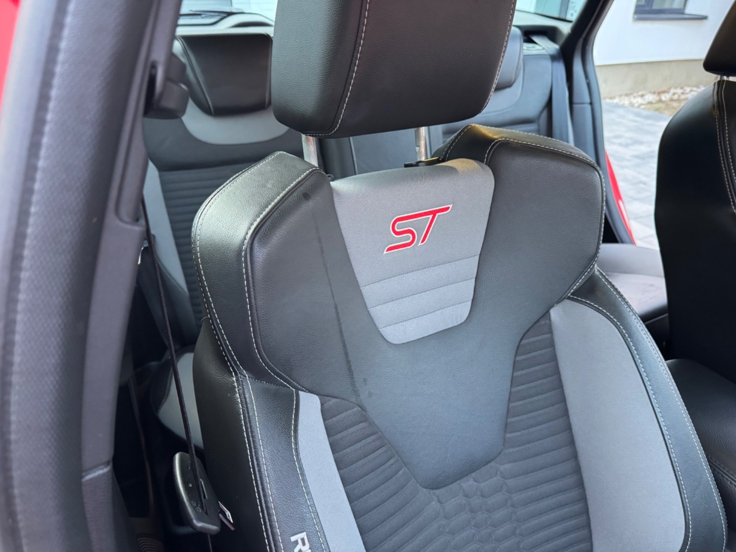 Ford Focus Kombi 2.0 EcoBoost SCTi ST R