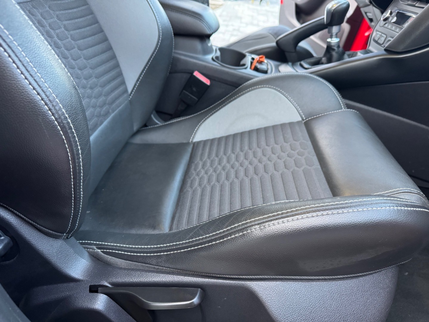 Ford Focus Kombi 2.0 EcoBoost SCTi ST R