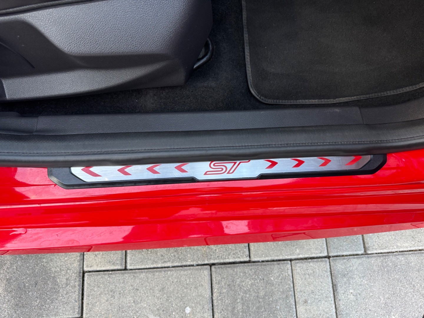 Ford Focus Kombi 2.0 EcoBoost SCTi ST R