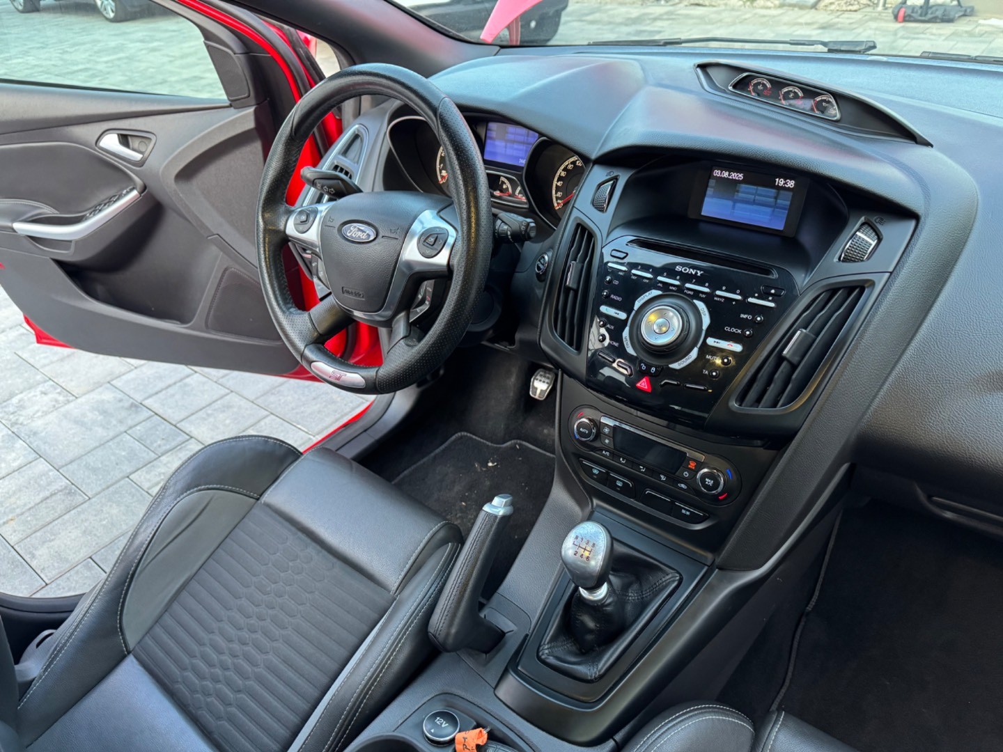 Ford Focus Kombi 2.0 EcoBoost SCTi ST R