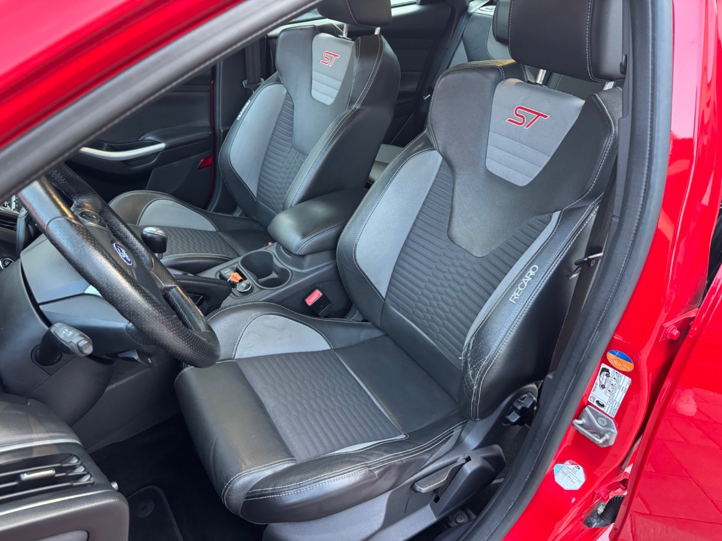 Ford Focus Kombi 2.0 EcoBoost SCTi ST R