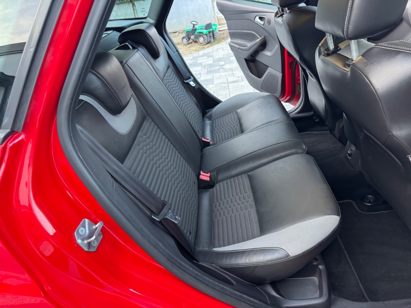 Ford Focus Kombi 2.0 EcoBoost SCTi ST R
