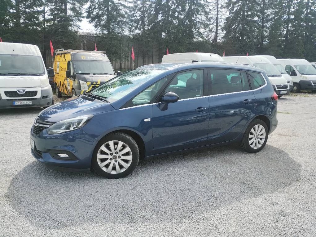 Opel Zafira Benzin+ LPG 7 MIESTNA