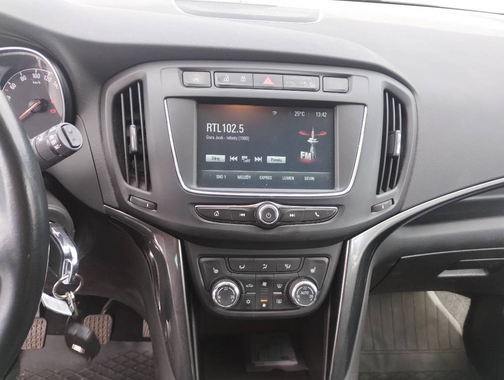 Opel Zafira Benzin+ LPG 7 MIESTNA