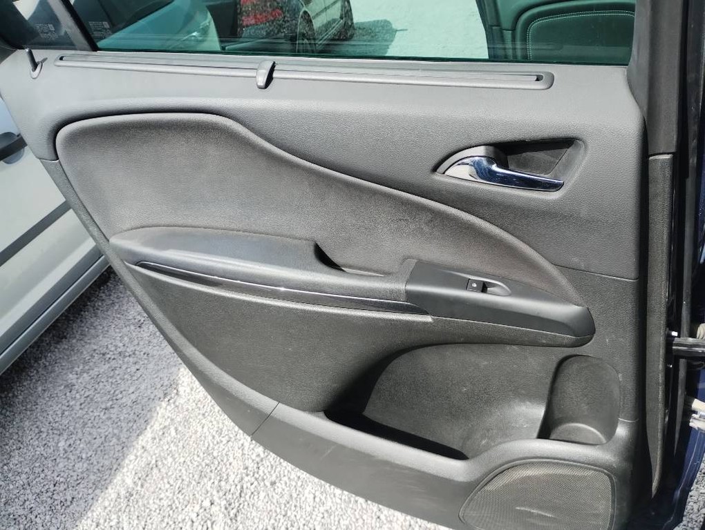 Opel Zafira Benzin+ LPG 7 MIESTNA
