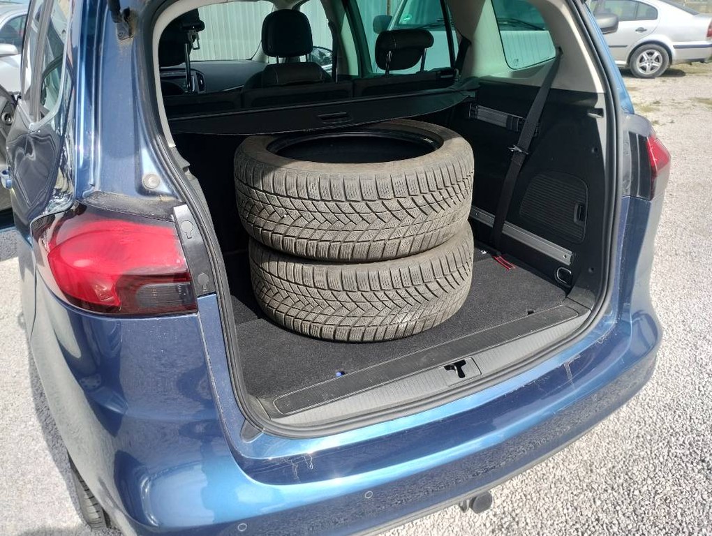 Opel Zafira Benzin+ LPG 7 MIESTNA