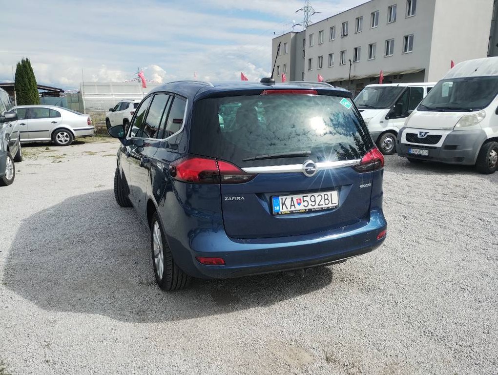 Opel Zafira Benzin+ LPG 7 MIESTNA