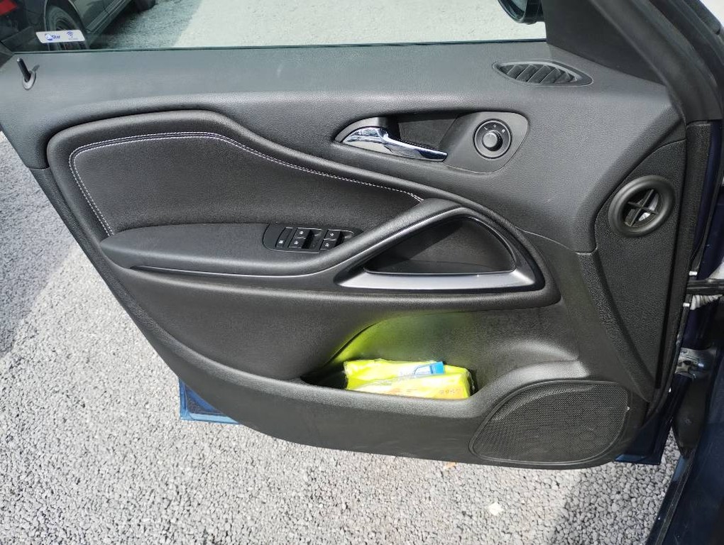 Opel Zafira Benzin+ LPG 7 MIESTNA