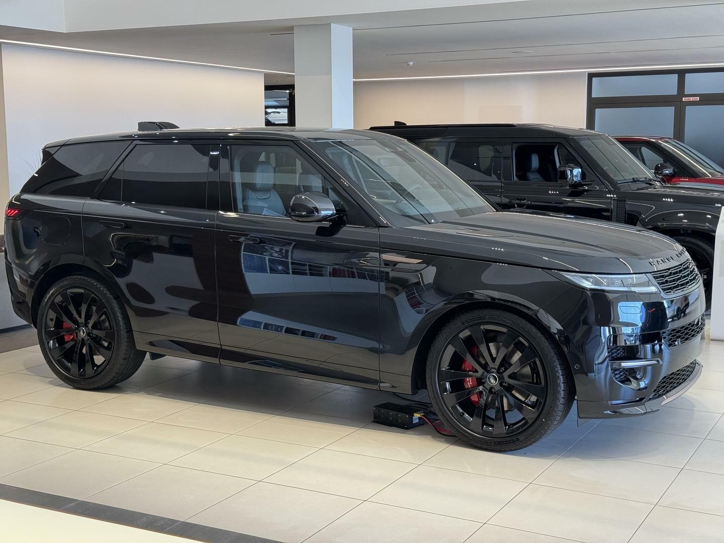Land Rover RANGE ROVER SPORT DYNAMIC SE D300