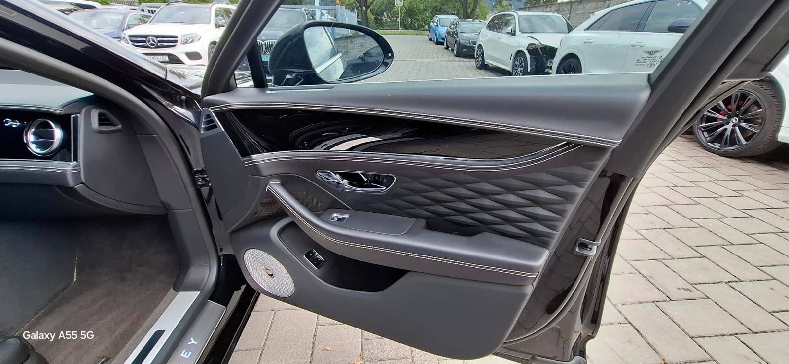 Bentley Flying Spur 6,0 W12 NAIM, TV , VOLL