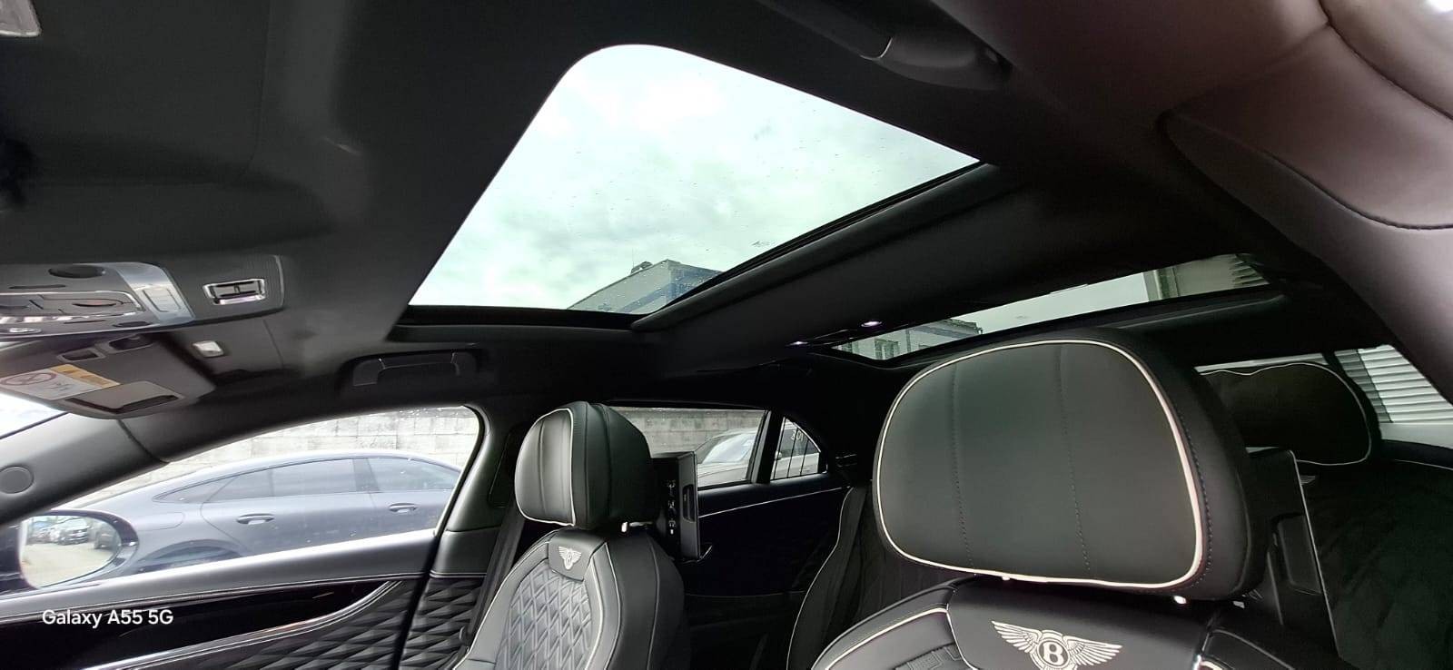Bentley Flying Spur 6,0 W12 NAIM, TV , VOLL