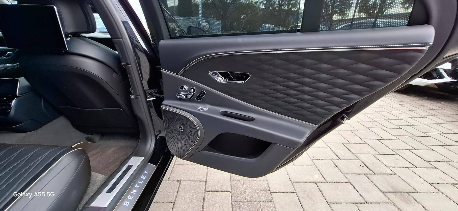 Bentley Flying Spur 6,0 W12 NAIM, TV , VOLL