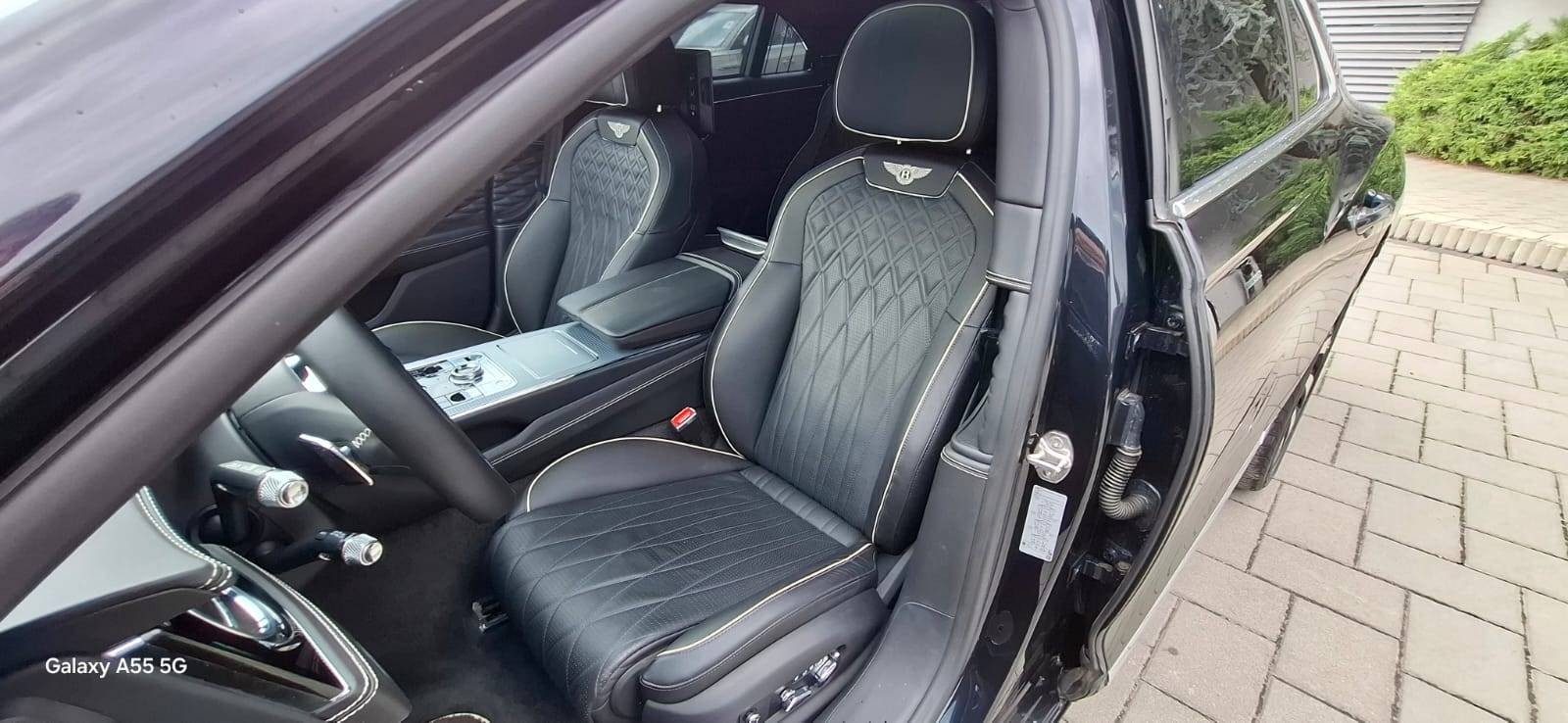 Bentley Flying Spur 6,0 W12 NAIM, TV , VOLL