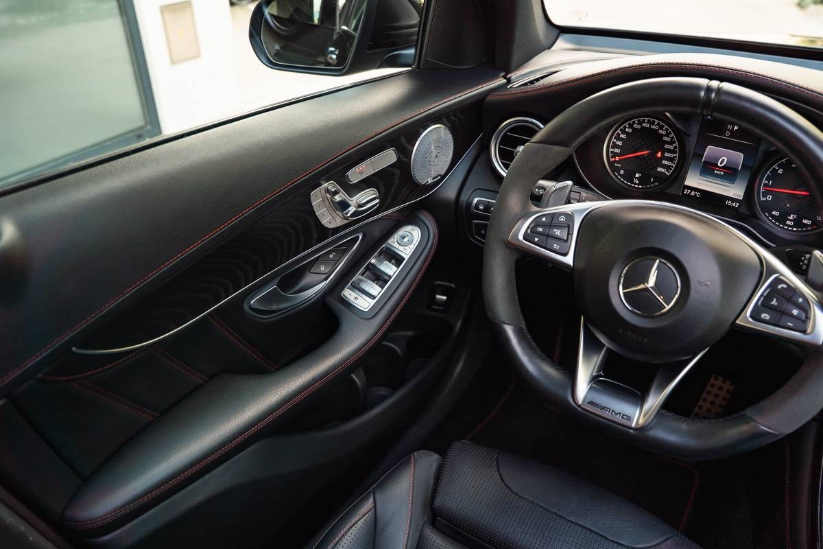 Mercedes-Benz GLC SUV 43 AMG V6 Biturbo 4Matic / Dark Night / Burmester Sound / Pano / Airmatic / TO