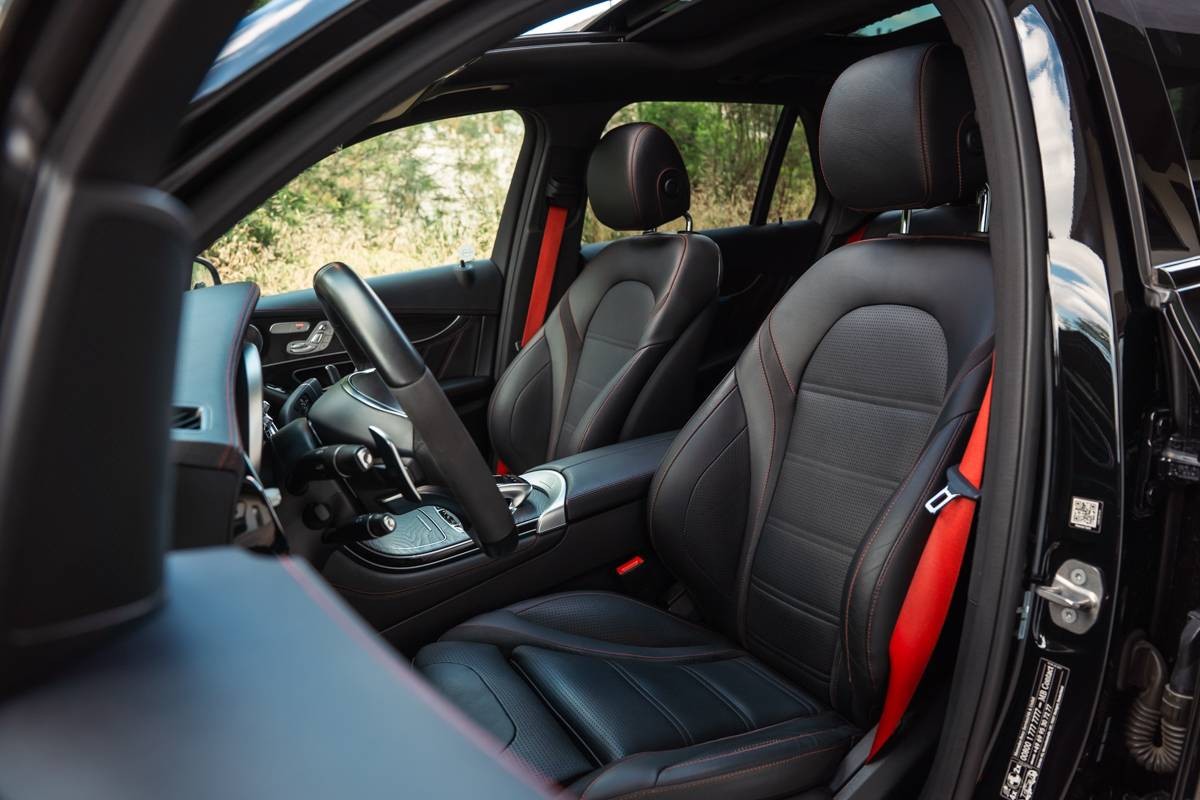 Mercedes-Benz GLC SUV 43 AMG V6 Biturbo 4Matic / Dark Night / Burmester Sound / Pano / Airmatic / TO