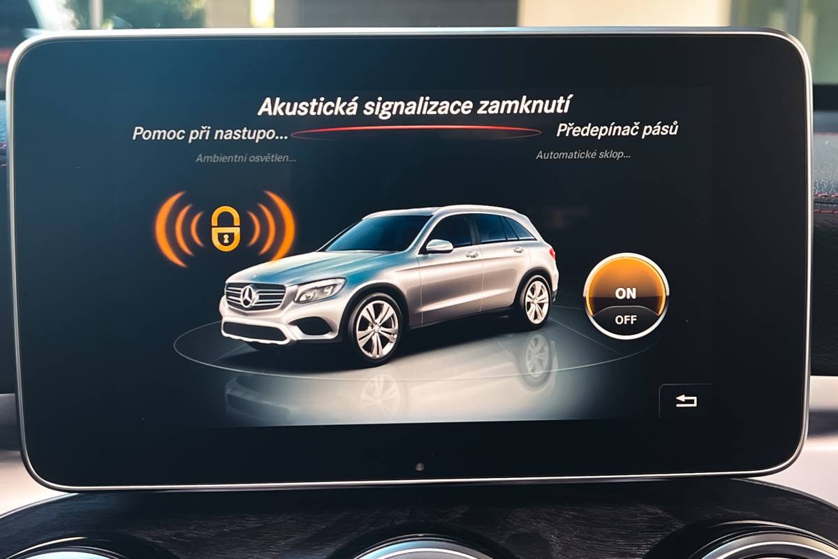 Mercedes-Benz GLC SUV 43 AMG V6 Biturbo 4Matic / Dark Night / Burmester Sound / Pano / Airmatic / TO