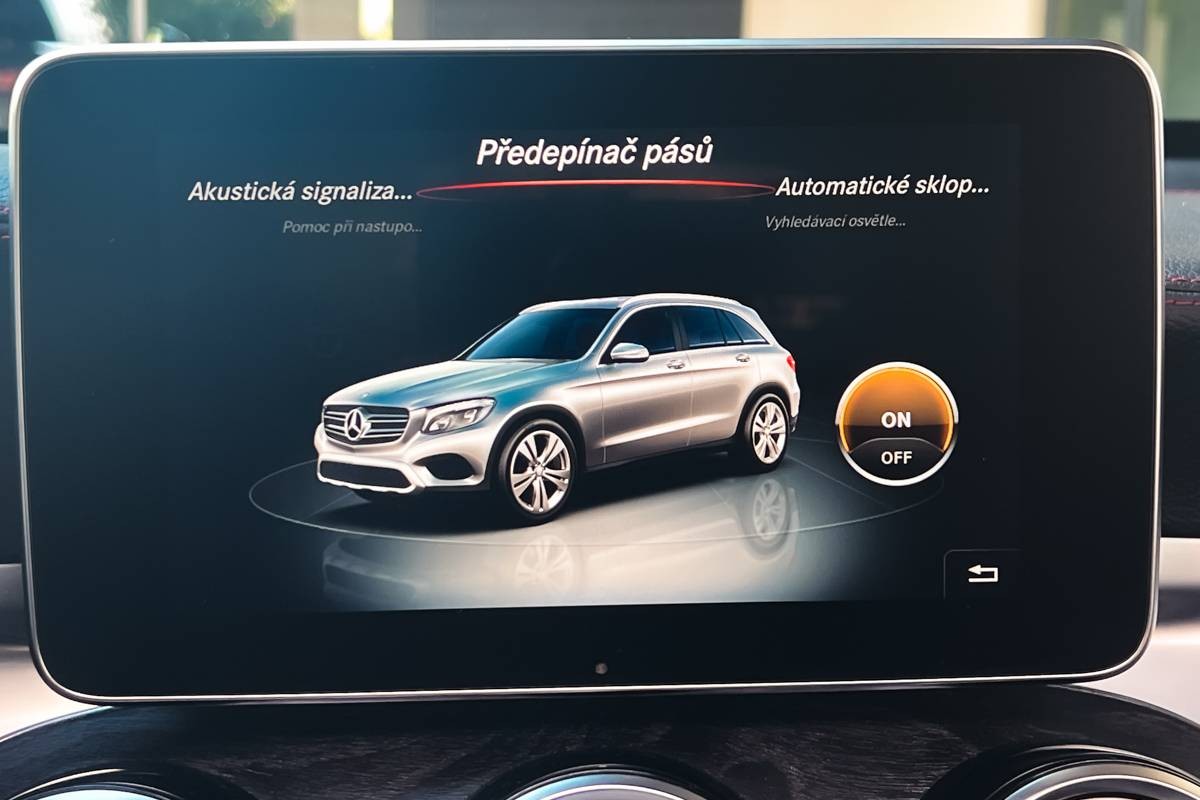 Mercedes-Benz GLC SUV 43 AMG V6 Biturbo 4Matic / Dark Night / Burmester Sound / Pano / Airmatic / TO