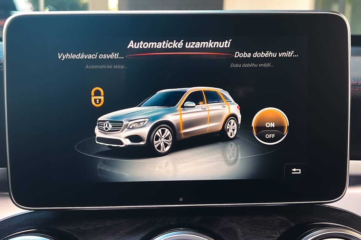 Mercedes-Benz GLC SUV 43 AMG V6 Biturbo 4Matic / Dark Night / Burmester Sound / Pano / Airmatic / TO