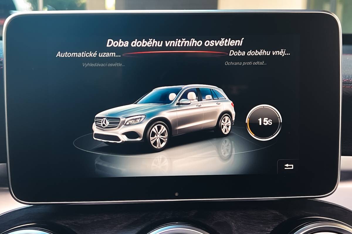 Mercedes-Benz GLC SUV 43 AMG V6 Biturbo 4Matic / Dark Night / Burmester Sound / Pano / Airmatic / TO