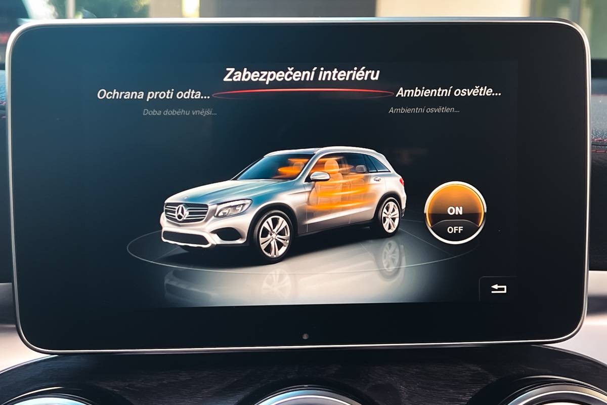 Mercedes-Benz GLC SUV 43 AMG V6 Biturbo 4Matic / Dark Night / Burmester Sound / Pano / Airmatic / TO