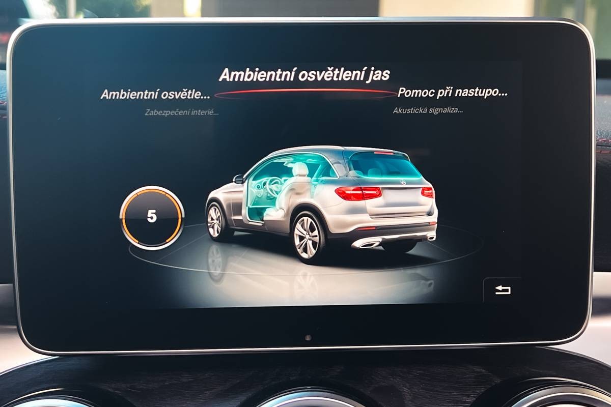 Mercedes-Benz GLC SUV 43 AMG V6 Biturbo 4Matic / Dark Night / Burmester Sound / Pano / Airmatic / TO