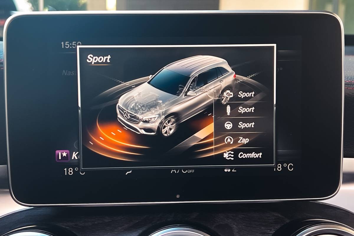 Mercedes-Benz GLC SUV 43 AMG V6 Biturbo 4Matic / Dark Night / Burmester Sound / Pano / Airmatic / TO