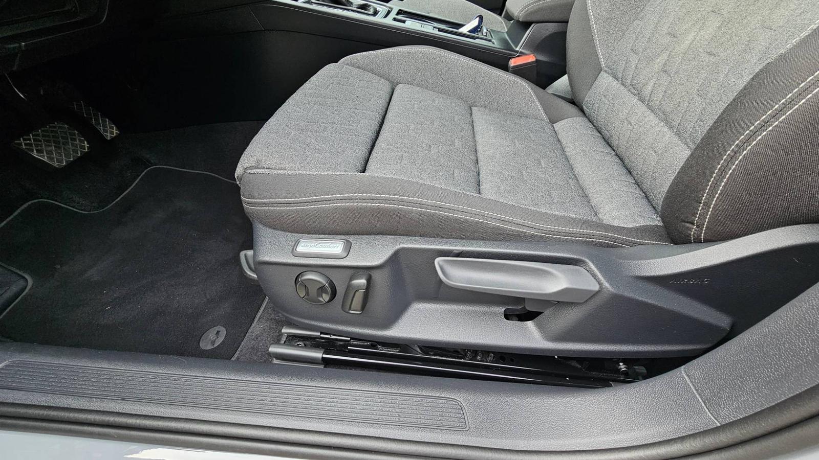 Volkswagen Passat Variant 2,0 TDI , elegance , DSG *** MODEL 2023 ****